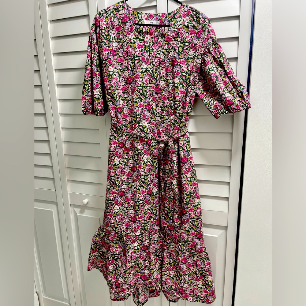 Band new MNG dress size M.